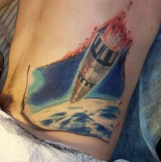 Татуировка «Летящая ракета»