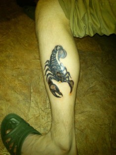 Татуировка на голени «Скорпион»