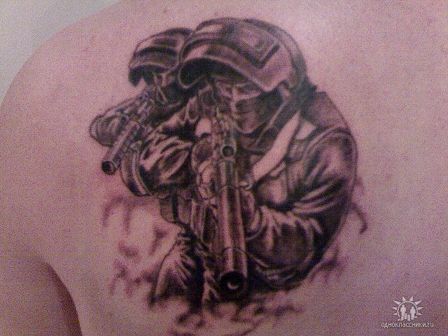 Татуировка на лопатке «Спецназовцы»
