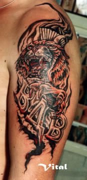 Татуировка с тигром на тему «ВДВ»
